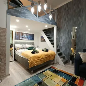 Apartment Suzan's In The Heart Of Hungary